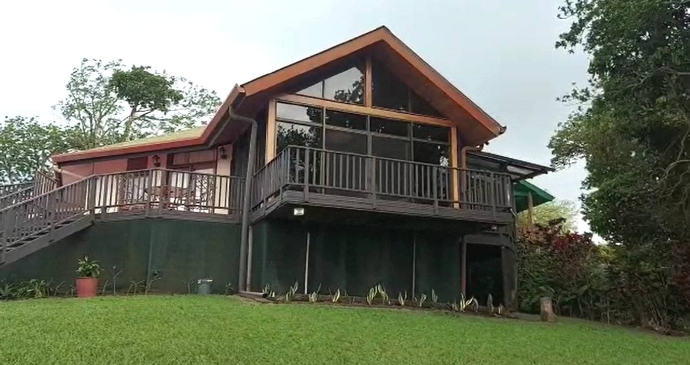 Casa con Vista al Lago Arenal y Piscina — San Luis, Tilarán